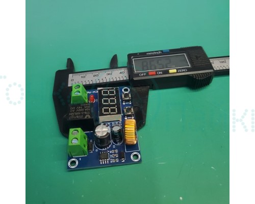 Защита аккумулятора от пониженного напряжения, программируемая с индикацией АКБ (XH-M609)