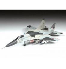 Сборная модель ZVEZDA Многоцелевой фронтовой истребитель МиГ-29 СМТ, 1/72