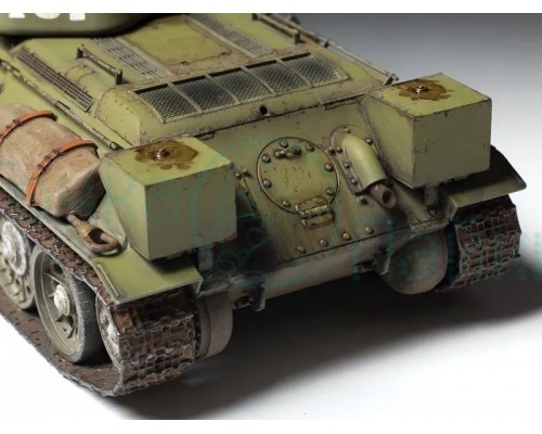Сборная модель ZVEZDA Советский средний танк Т-34/76 обр. 1942 г., 1/35 Сборная модель ZVEZDA Советский средний танк Т-34/76 обр. 1942 г., 1/35