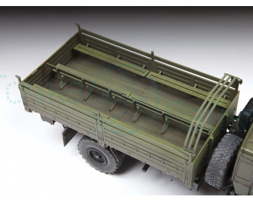 Сборная модель ZVEZDA Российский двухосный грузовой автомобиль К-4350, 1/35 Сборная модель ZVEZDA Российский двухосный грузовой автомобиль К-4350, 1/35