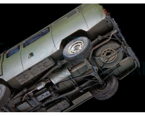 Сборная модель ZVEZDA Российский автомобиль УАЗ 3909, 1/35 Сборная модель ZVEZDA Российский автомобиль УАЗ 3909, 1/35